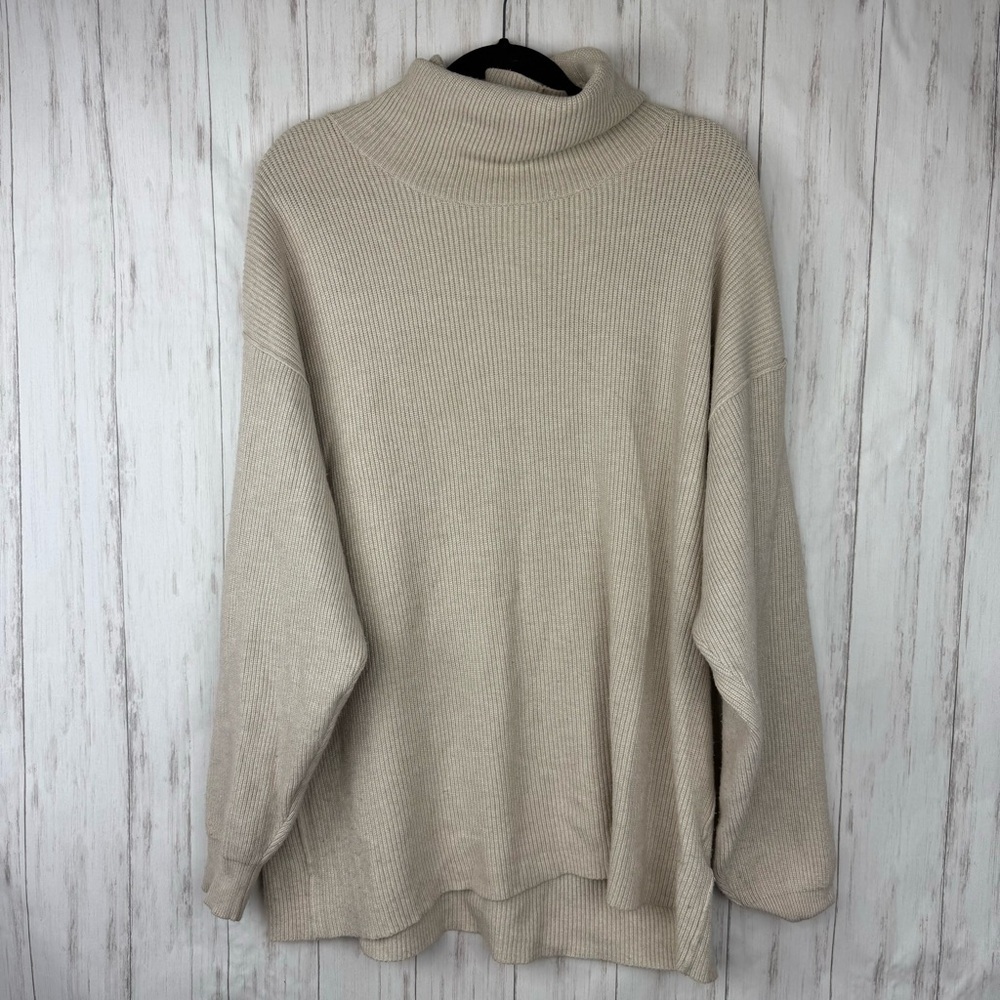 Free People oversized cream turtleneck sweater Small
